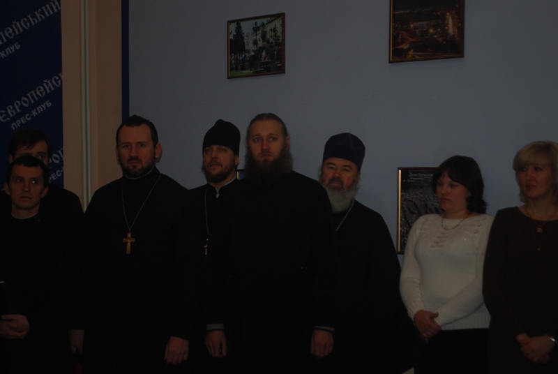 Ректор та студени ВДС разом із священнослужителями Волинської єпархії із різдвяними колядками завітали до установ Волинської області та привітали їх працівників із Різдвом Христовим
