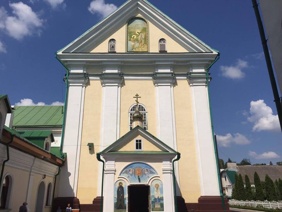 Студенти – паломники помолилися за Божественною Літургією у Свято-Богоявленському монастирі Кременця