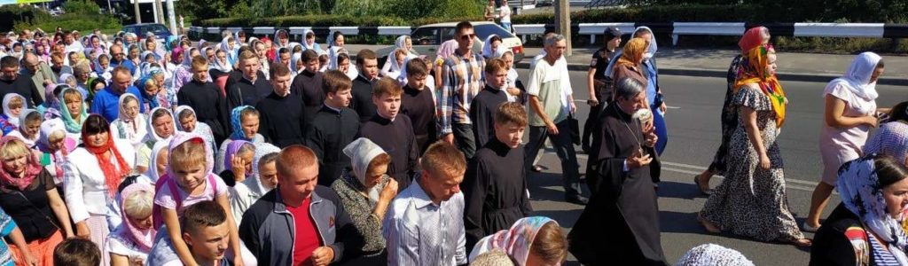 Викладачі та студенти ВДС взяли участь у Хресному ході, який відбувся у Луцьку
