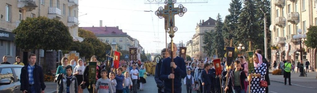 Світлини традиційного луцького хресного ходу