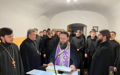 У Волинській духовній семінарії розпочали читати Неусипний Псалтир