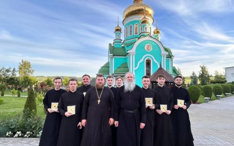 Вихованці 2-го курсу Волинської духовної семінарії відвідали святині Тернопільщини та Буковини
